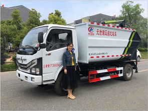 衡水專用垃圾車采用朝柴發(fā)動機，提升污泥運輸效率
